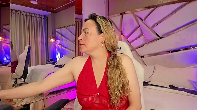 Ivonne_444's cam snapshot