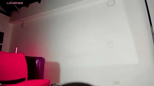 RossMildrey live sex cam