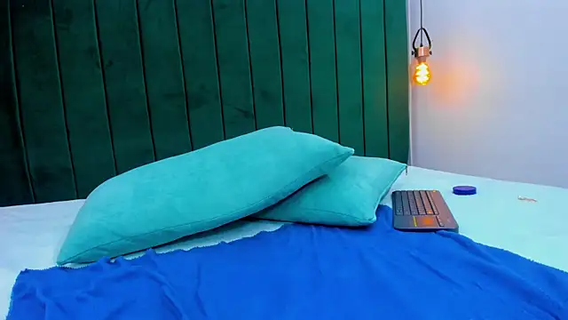 Ema_Messy's cam snapshot