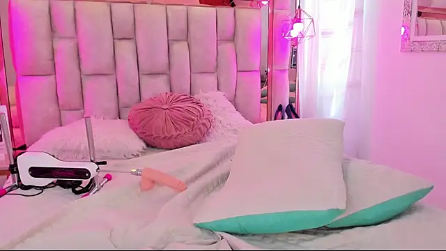 Katalina_Evans's cam snapshot