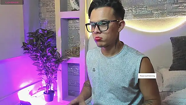 Valentino_moretti's cam snapshot