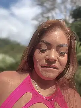 MayaMoanXXX live sex cam