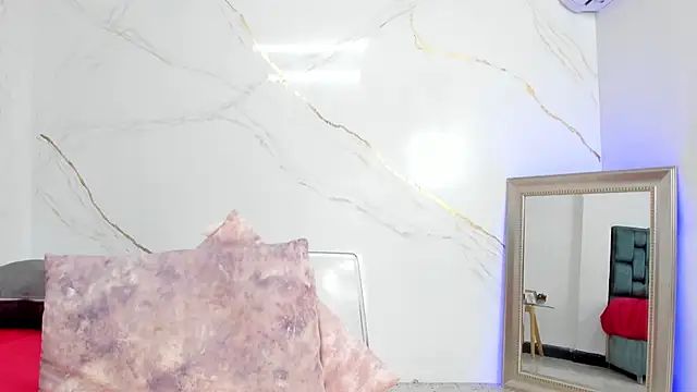 IsiisLovei live sex cam