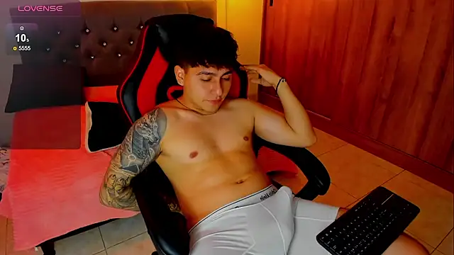 Nicolas_James_Sc's cam snapshot