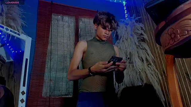 Leo_Glow's cam snapshot