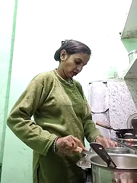 Hotty-Nidhi live sex cam