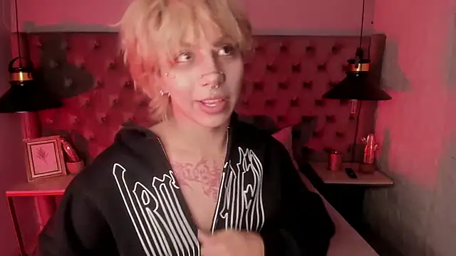 OliIverr22 live sex cam