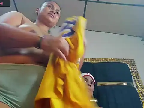 alessiaandscarlet live sex cam