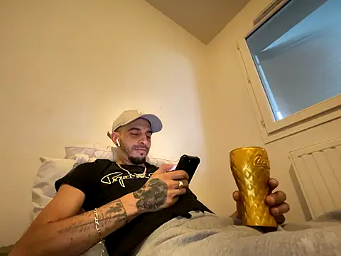 Rebeu313 live sex cam