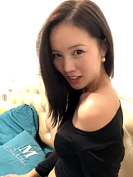 Mile-m live sex cam