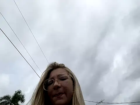 hatgirlsolo's cam snapshot