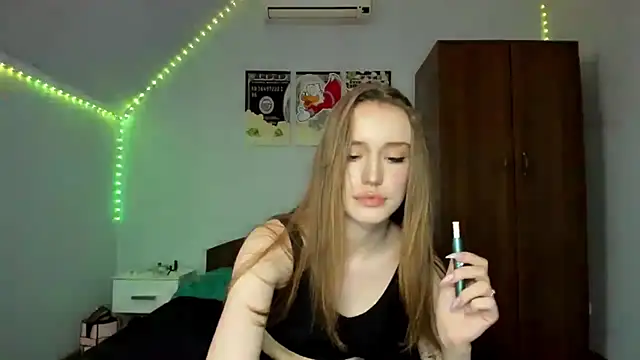 tinyglow's cam snapshot