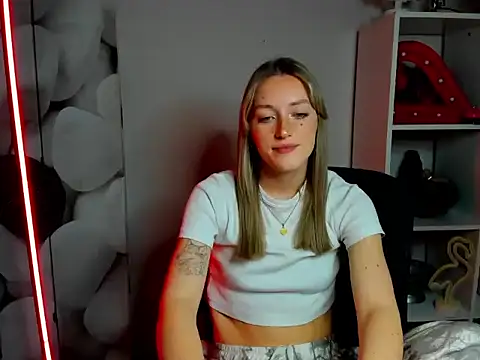 EvelynBlond's cam snapshot