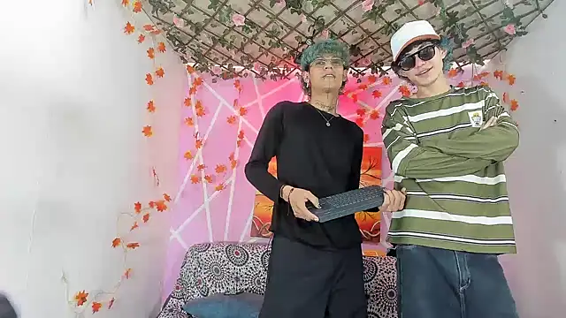 Fresahot2005's cam snapshot