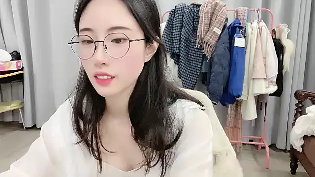 Freya7777 live sex cam