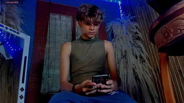 Leo_Glow's cam snapshot