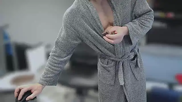 latinoo23bom live sex cam