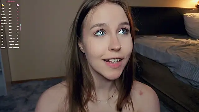 MaliaBourraine live sex cam