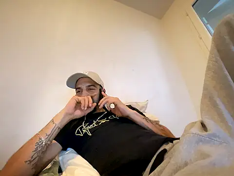 Rebeu313's cam snapshot