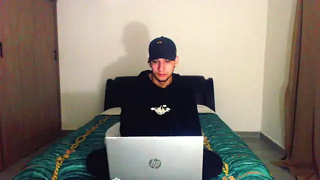 bladetrinityn's cam snapshot