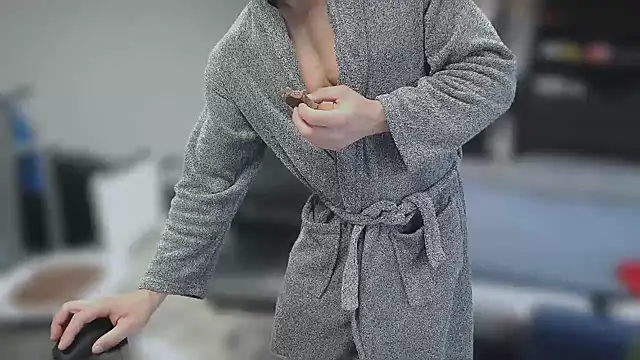 latinoo23bom's cam snapshot