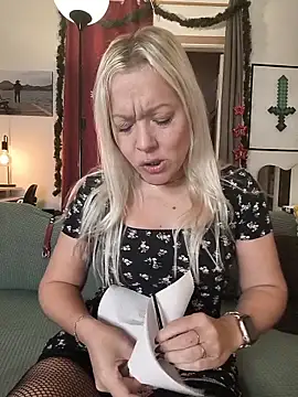 MarySpanako live sex cam