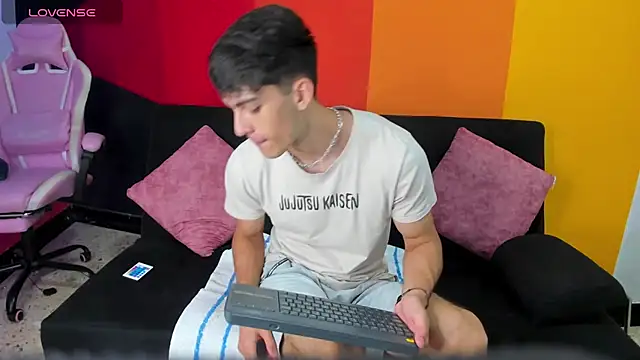 AlessioVitale live sex cam