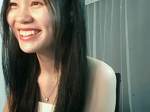 Nunaa18 live sex cam