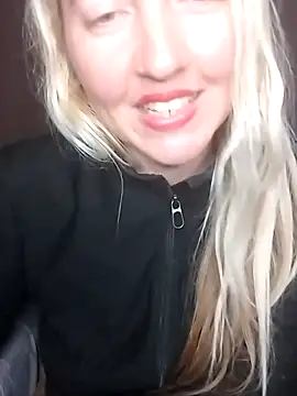 Mllesha74000 live sex cam