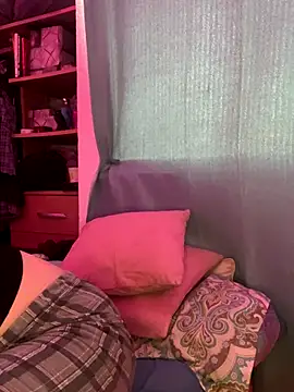 Nina-Chick777 live sex cam