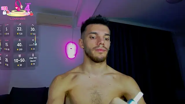 DominicValente live sex cam