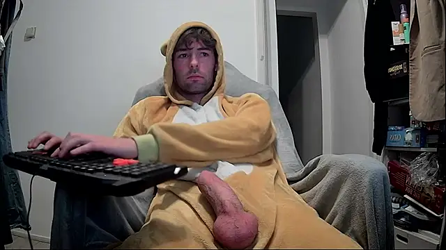 onesieboyx live sex cam