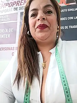 Mia-Glow live sex cam