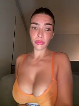 krissiswrld- live sex cam