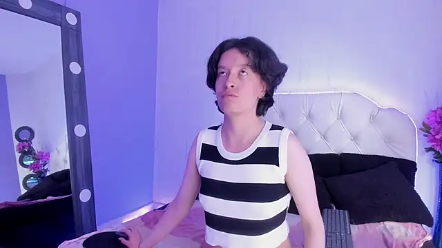 CoralAndOcean_'s cam snapshot