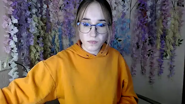 Moon__Lily's cam snapshot