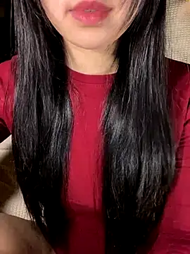 Uyennii02 live sex cam