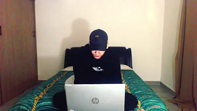 bladetrinityn's cam snapshot