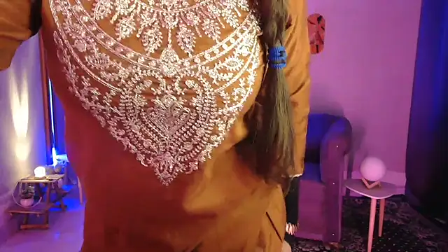 Mitikaa live sex cam