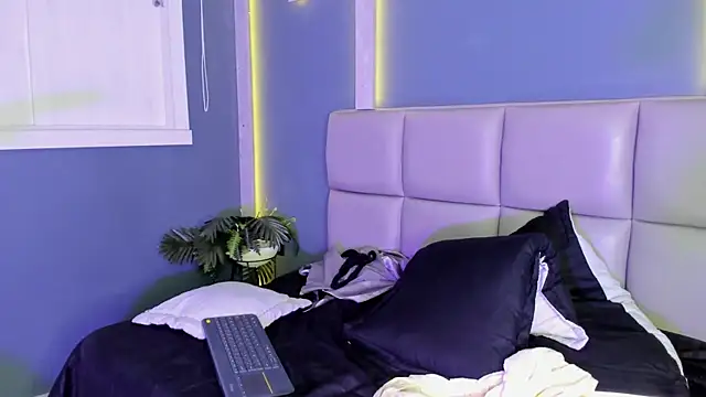 ArohomLester's cam snapshot