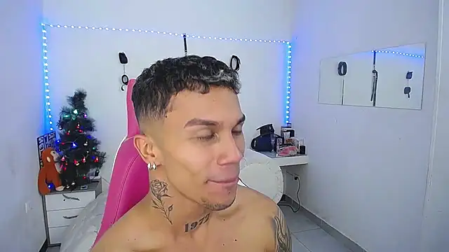 Leonard_Price live sex cam