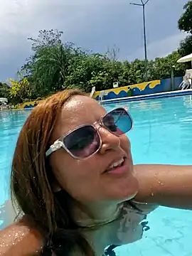 AliceRuivinha2 live sex cam