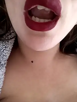 LINA-DALOUA live sex cam