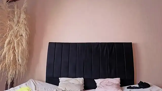 Isa_And_Natasha live sex cam