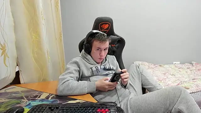 iliaskrislove live sex cam