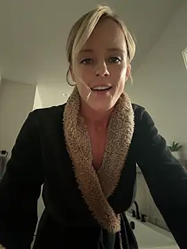 Taylorlove303 live sex cam