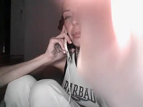 forloveofitmia's cam snapshot