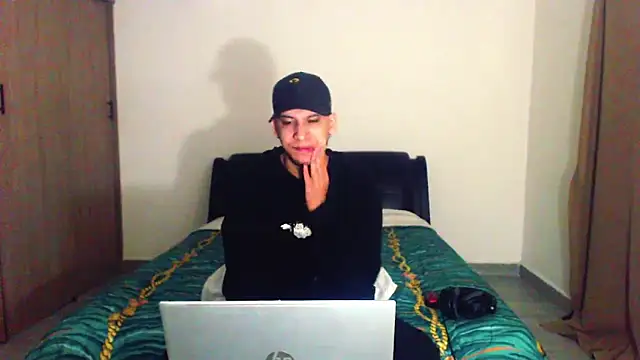 bladetrinityn's cam snapshot