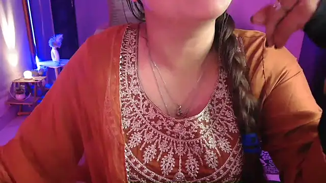 Mitikaa live sex cam