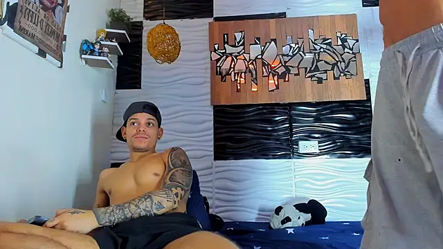 Friendsofeverything_'s cam snapshot